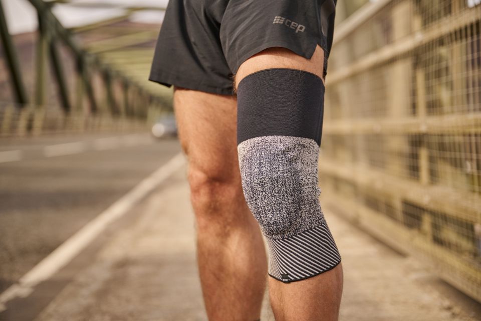 CEP Knee Sleeve with compression